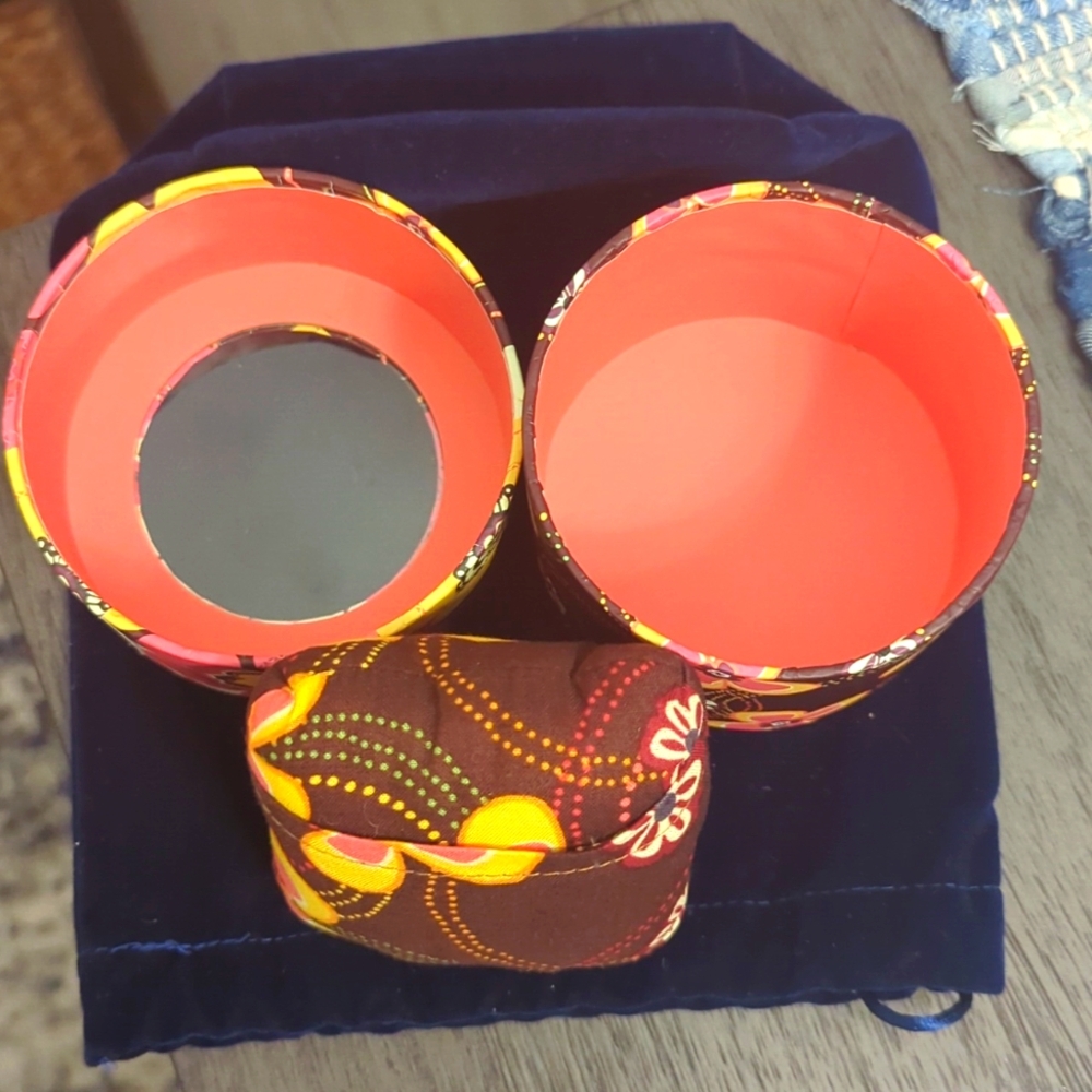 Vera Bradley watch box - Picture 4 of 4